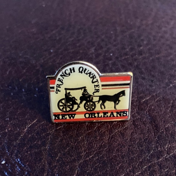French Quarter New Orleans Souvenir Metal Pin - Picture 6 of 6